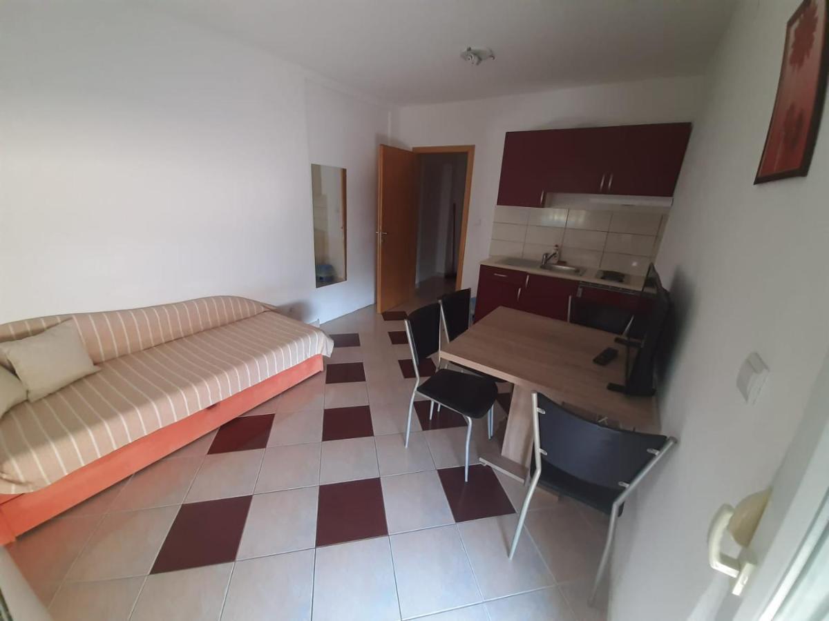 Apartments Nina Promajna Luaran gambar