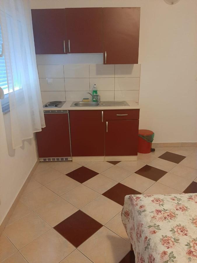 Apartments Nina Promajna Luaran gambar