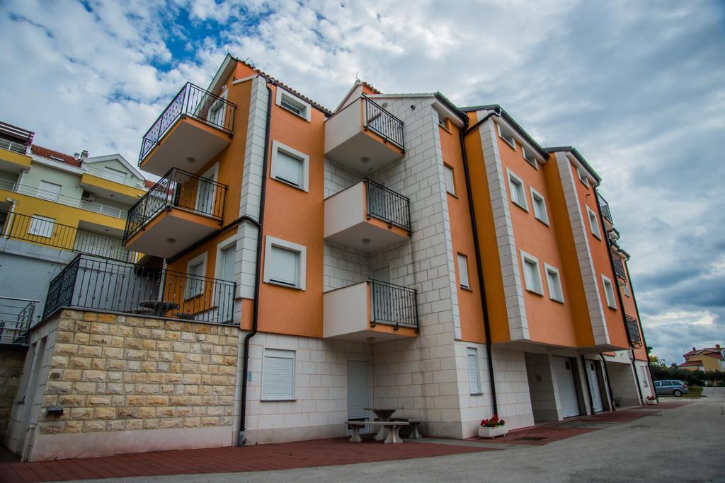 Apartments Nina Promajna Luaran gambar