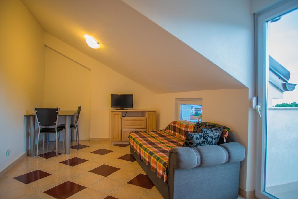 Apartments Nina Promajna Luaran gambar