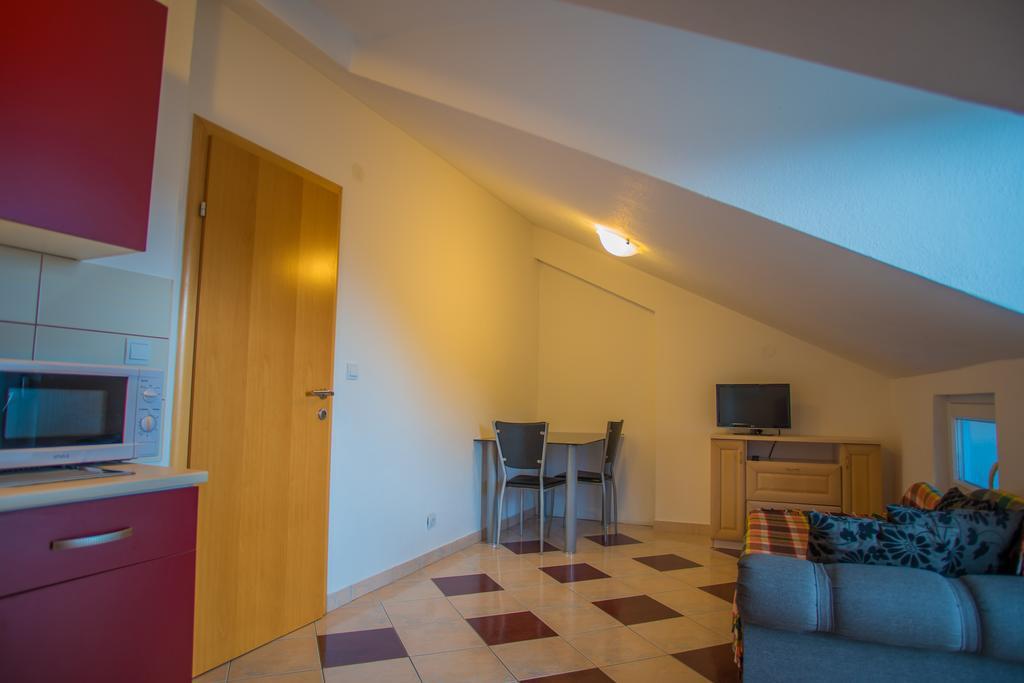 Apartments Nina Promajna Luaran gambar
